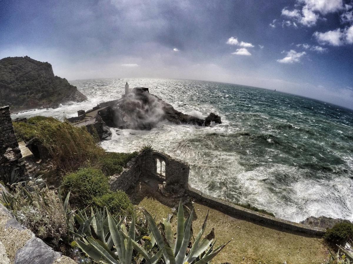Sea View Apartment In Front Of The Sea Porto Venere Exterior photo